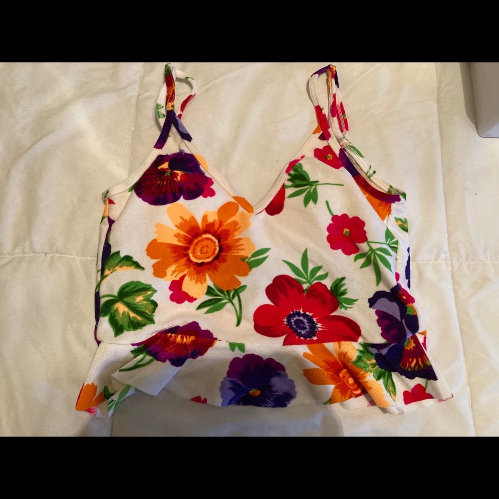 Kortni Jeane textured floral